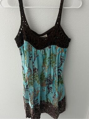 Women's Blue Floral Crochet-Trim Tank Top